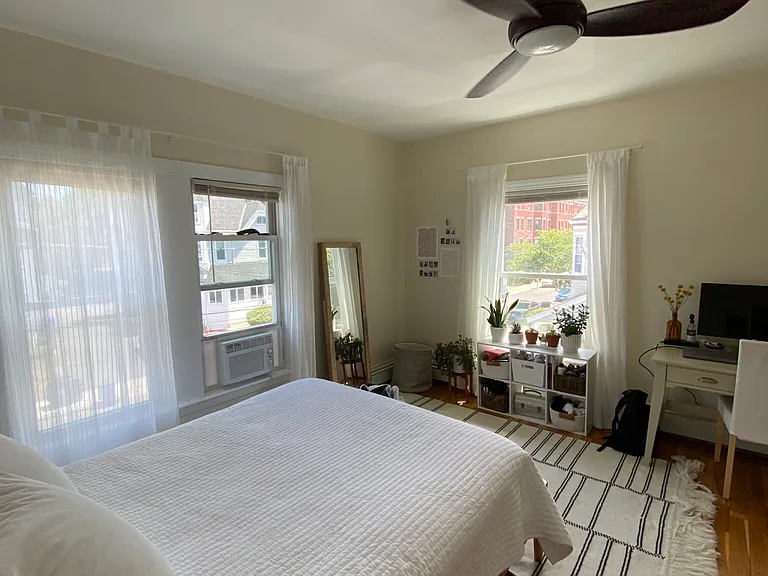 83 Linden St #2 — Photo 4