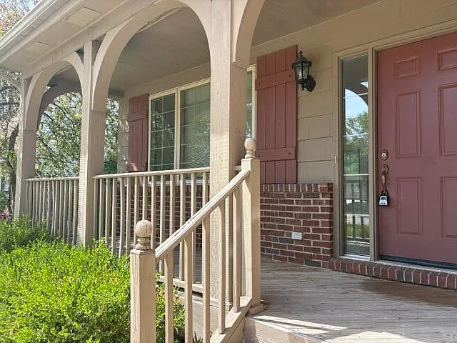5888 Villa France Ave — Photo 2