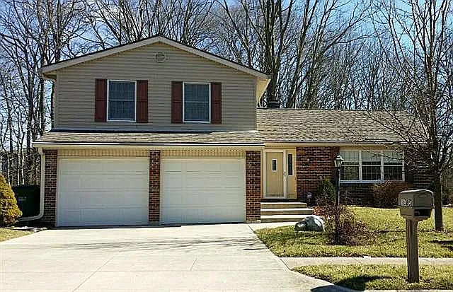 1585 Capri Ln photo 1