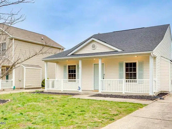 6110 Maravian Dr, Louisville, KY 40258