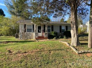 2912 Newton Dr, Statesville, NC 28677