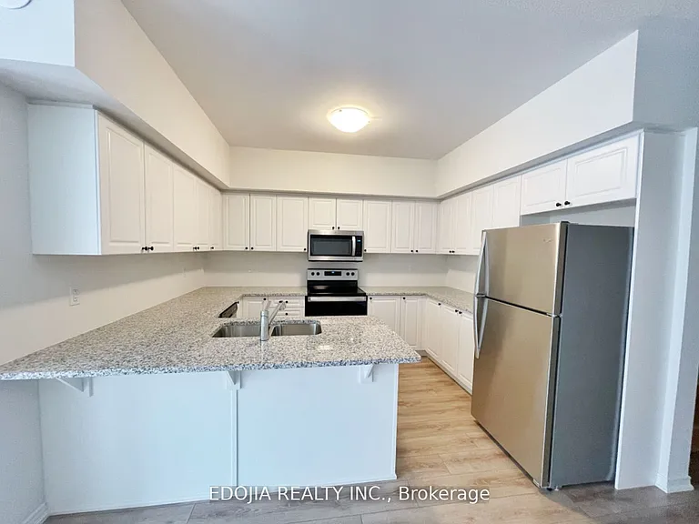 20 Woodstream Dr #3 — Photo 4
