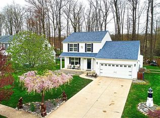 8017 Oak Tree Dr S, Lorain, OH 44053