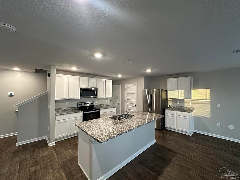 7540 Oak Lake Blvd — Photo 3