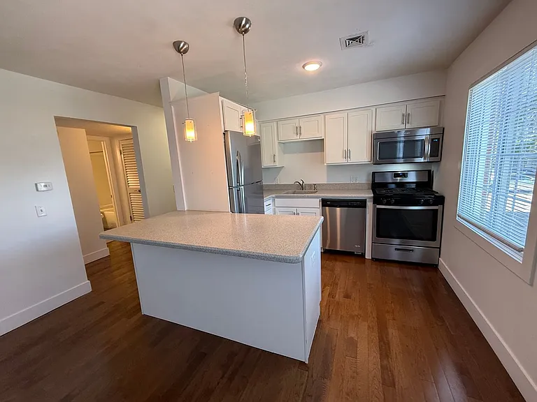 Kristen Place — Photo 3