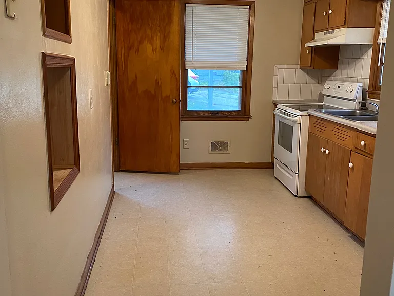 10606 E Kentucky Ave — Photo 4