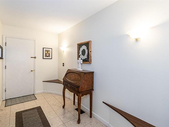 2nd image of 1795 Seven Pines Dr