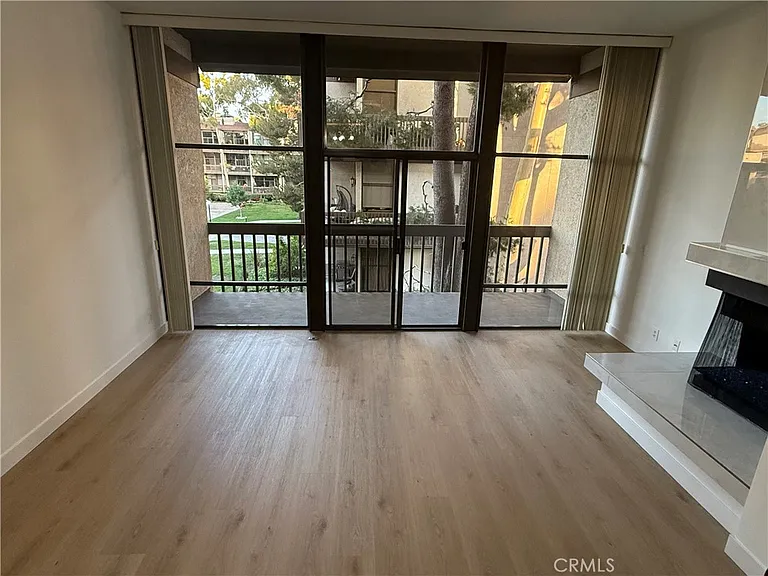 7212 Marina Pacifica Dr N — Photo 12