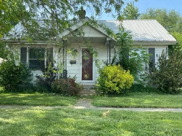 202 E Monroe Ave, Casey, IL 62420