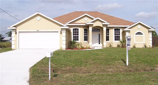 1st image of 881 SW Idol Ave