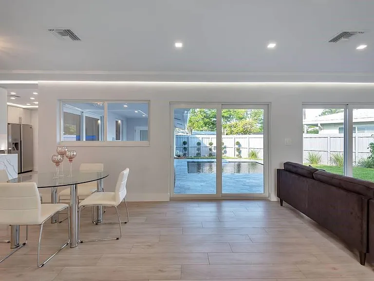 2417 Bayview Dr — Photo 6