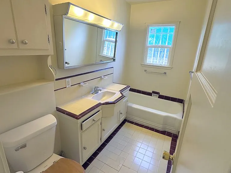 3977 Coolidge Ave — Photo 9