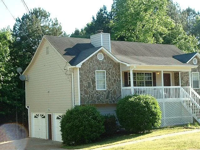 248 Whitney Ln — Photo 2