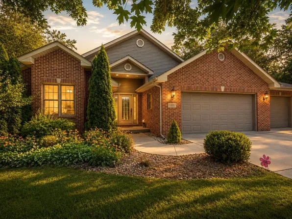 11057 Pleasant Grove Dr, Wheatfield, IN 46392
