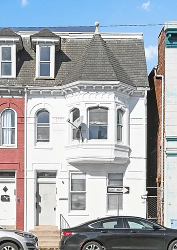 611 E Market St #1 Photo 1