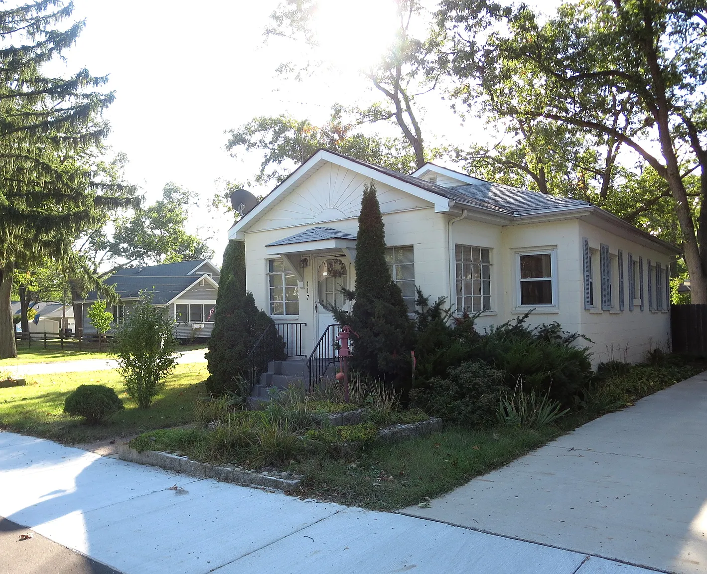 117 S Lake Ave photo 1