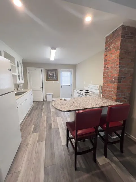 935 W Ocean View Ave — Photo 3