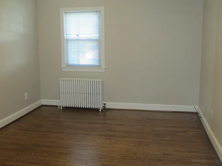 300 S Maple Ave — Photo 7