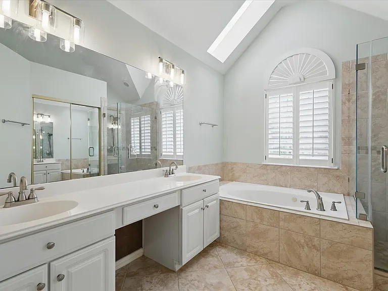 14625 Windsor Ct — Photo 29