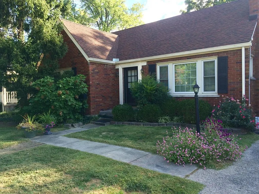 205 N Hubbards Ln photo 1