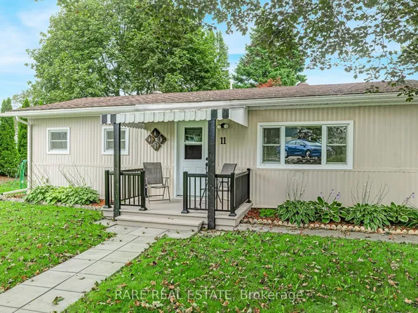 11 Hawthorne Dr, Innisfil, ON L9S 1P7
