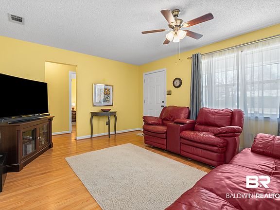 2nd image of 23157 Oak St