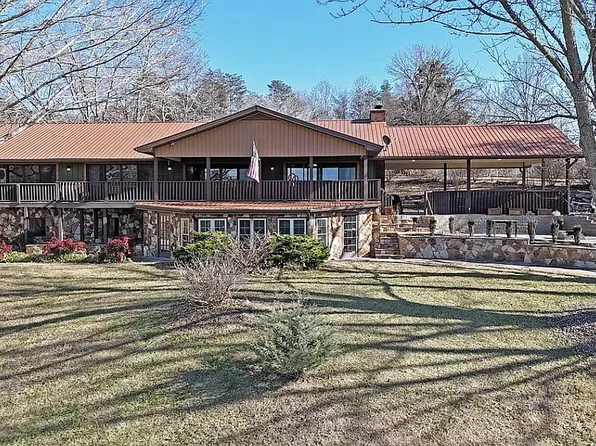 72 Oak Ridge Dr, Blairsville, GA 30512