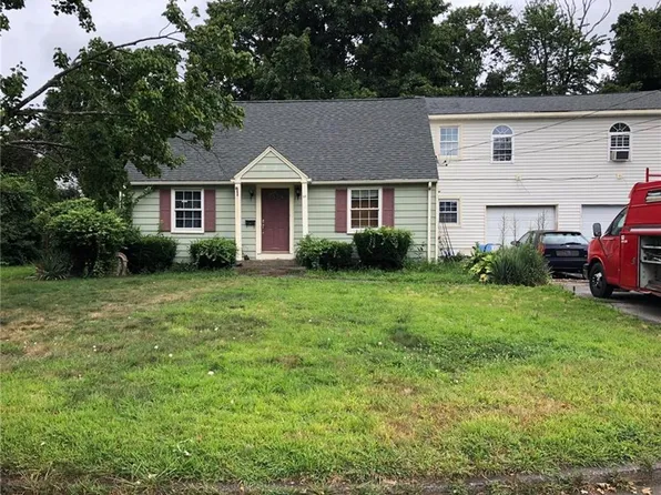 58 Rose Hill Dr, Cranston, RI 02920