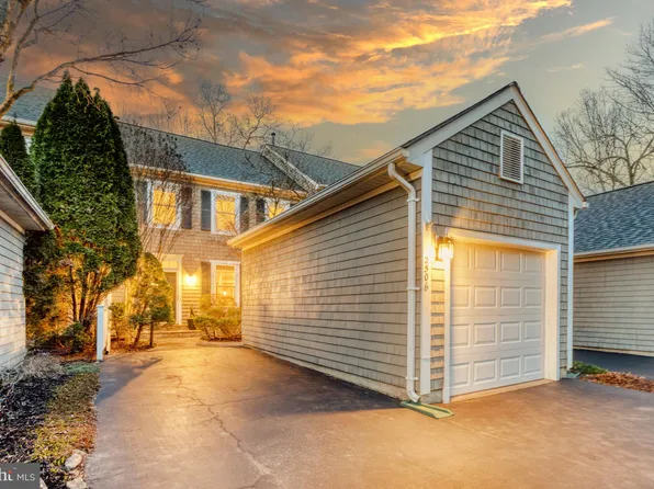 2506 Brenton Point Dr, Reston, VA 20191
