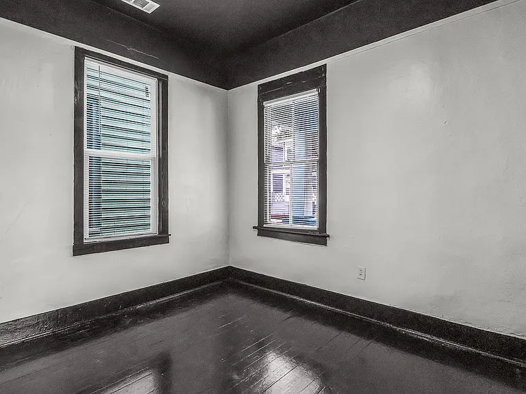 2221 Harden St — Photo 11