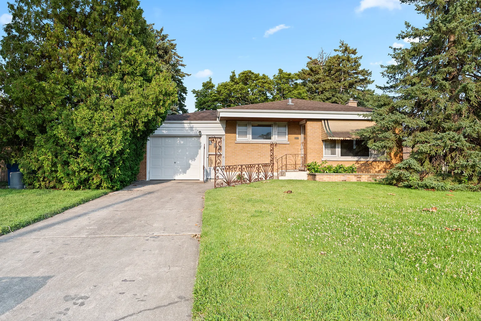 2725 Park St photo 1