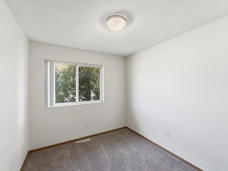 East Gate Estates — Photo 13