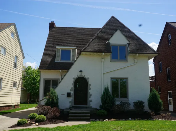 15615 Fernway Dr, Cleveland, OH 44137