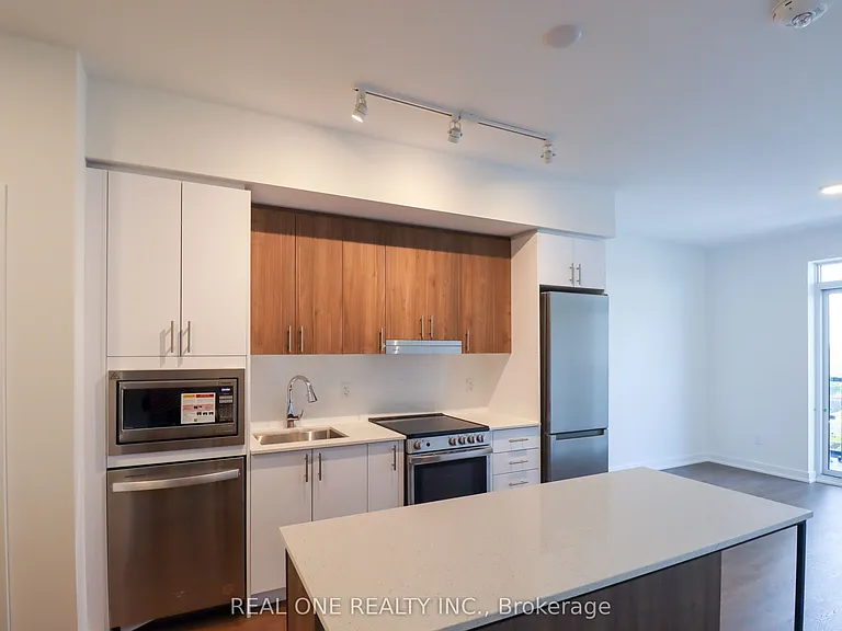 5105 Hurontario St #617 — Photo 9