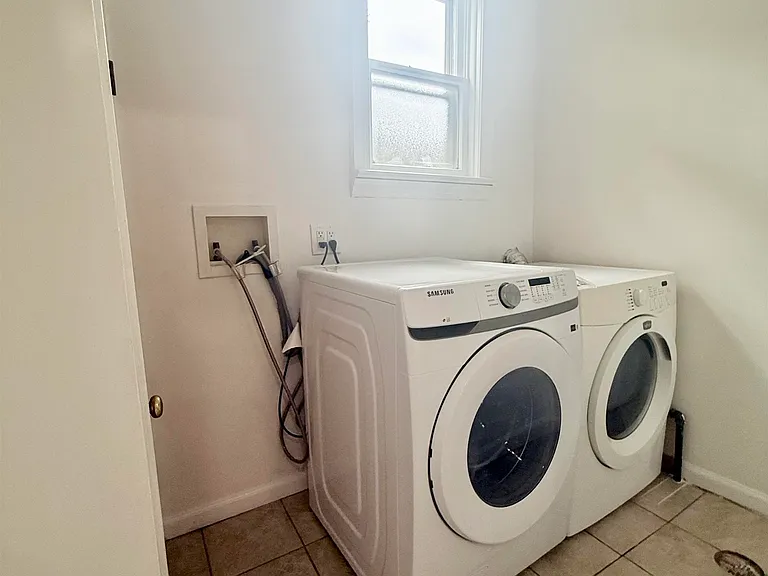 94 Laidlaw Ave — Photo 8