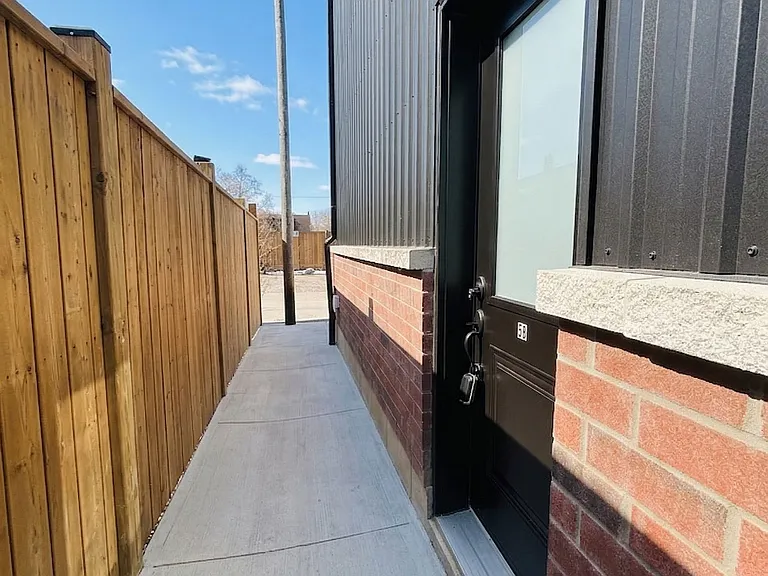19 Arrowsmith Ave #5B — Photo 3