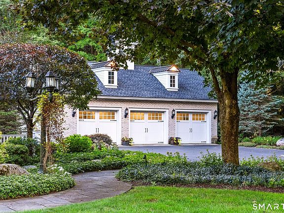 3rd image of 6 Pine Hill Road