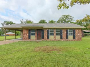 96 Kennedy Dr, West Point, MS 39773