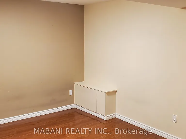 7270 Terragar Blvd #BASEMENT — Photo 6