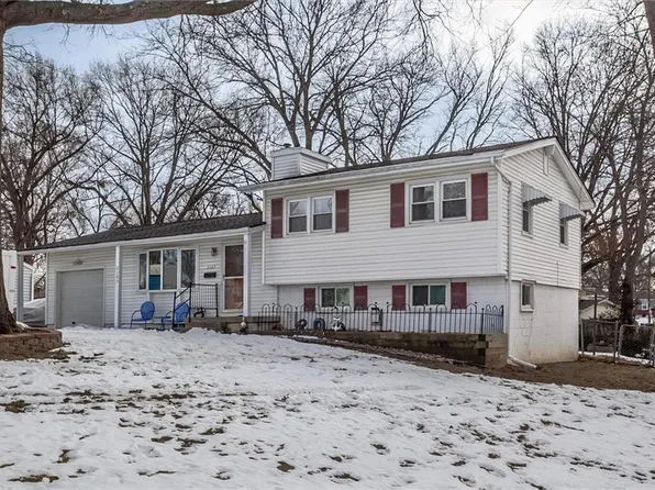 2103 NE 64th St, Kansas City, MO 64118