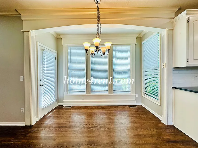 8511 W 128th St — Photo 17