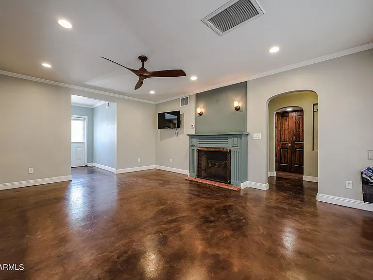 1317 W Holly St — Photo 3