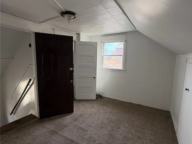 189 Westminster Ave — Photo 20