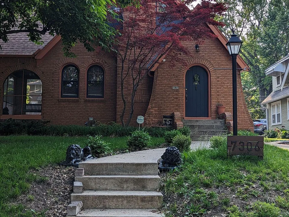 7306 Walnut St