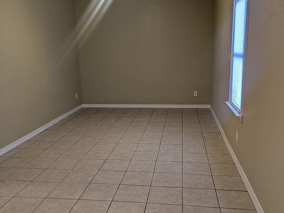 3rd image of 132 Torreon Dr