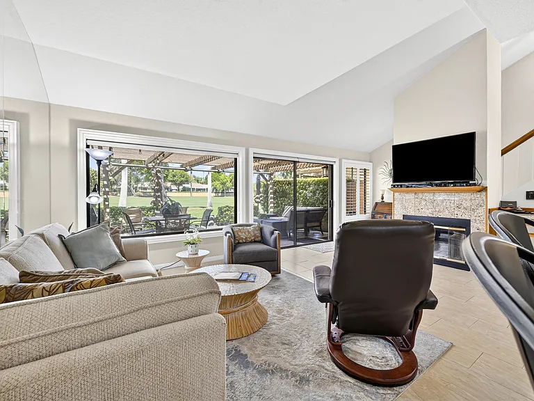 41385 W Woodhaven Dr — Photo 5