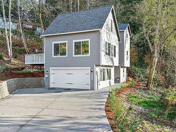 3rd image of 10305 Sitkum Dr SE