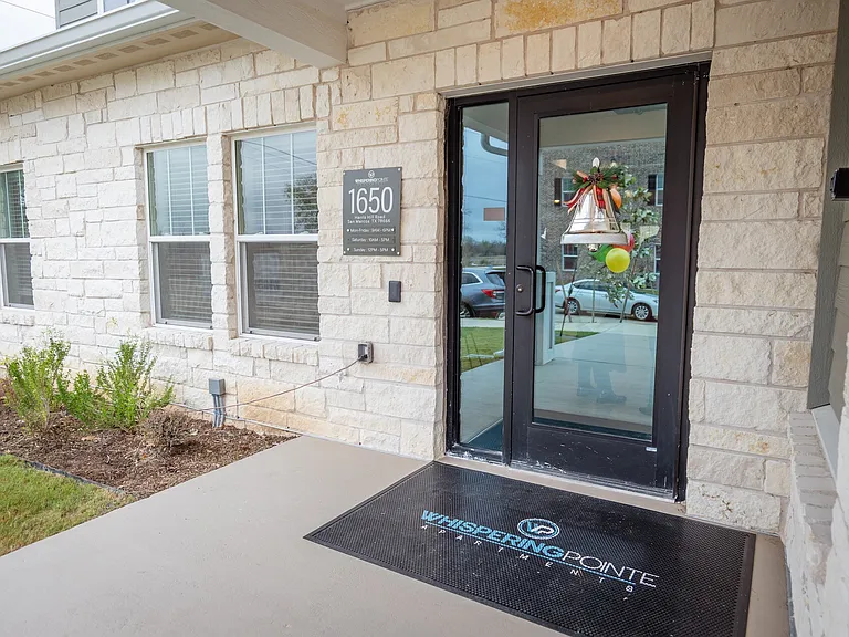 Whispering Pointe Apartments — Photo 23