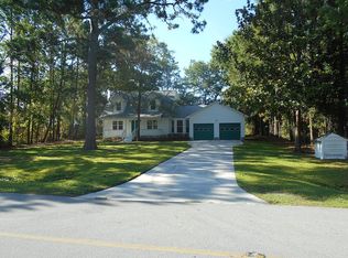 430 Chadwick Shores Dr, Sneads Ferry, NC 28460