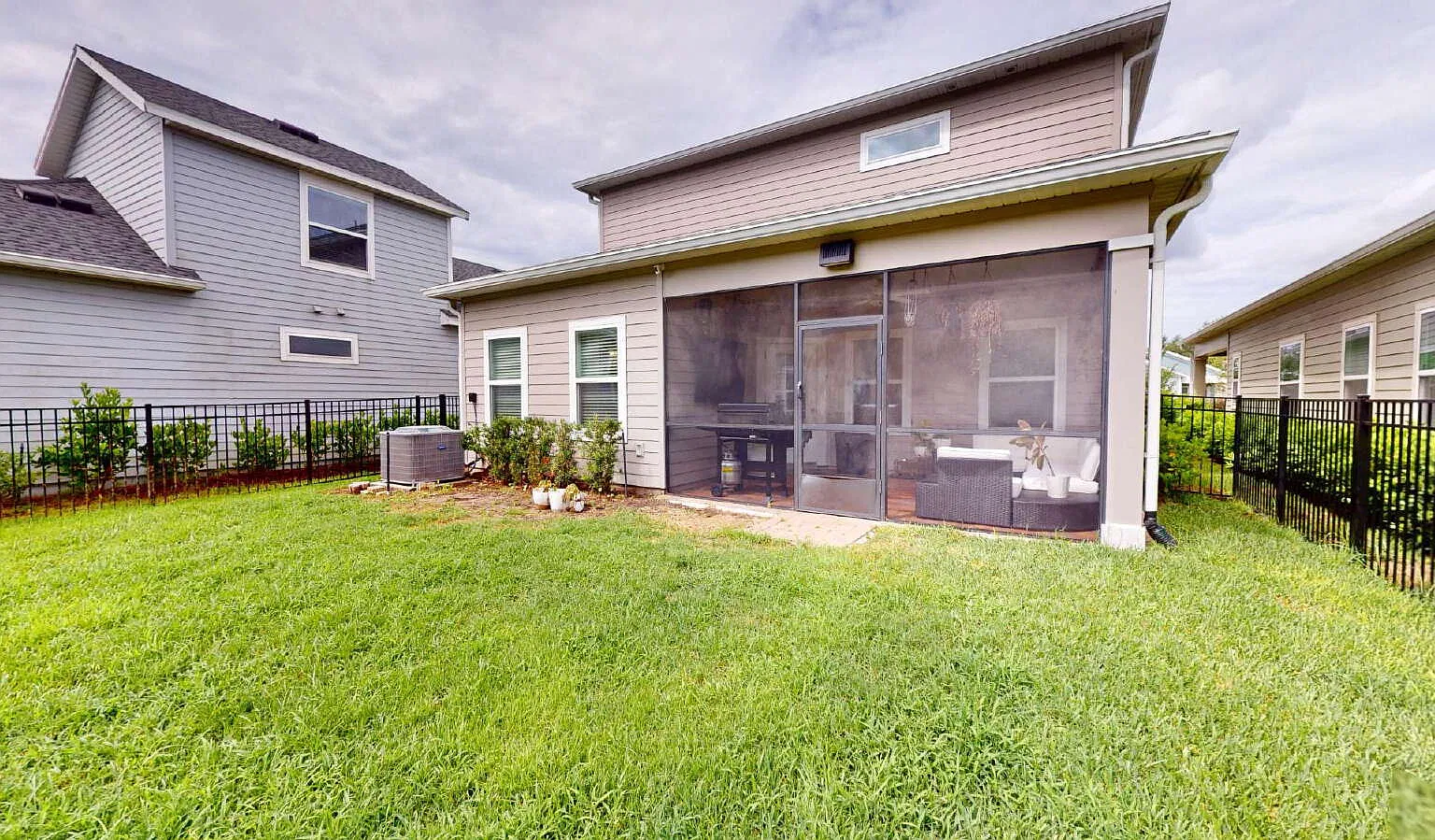 4 bed, 3.0 bath, 2094 sqft, $2,200 — Photo 4